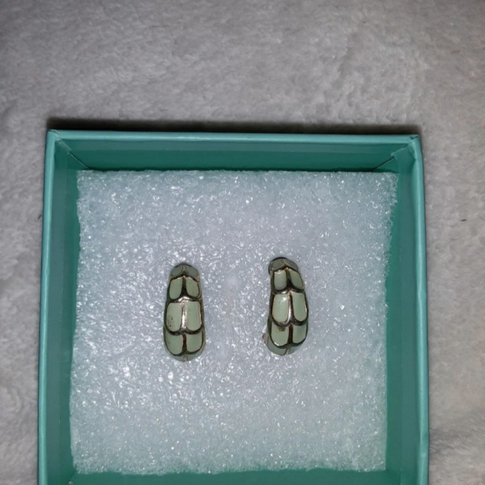 Earrings - Picture 4 of 4